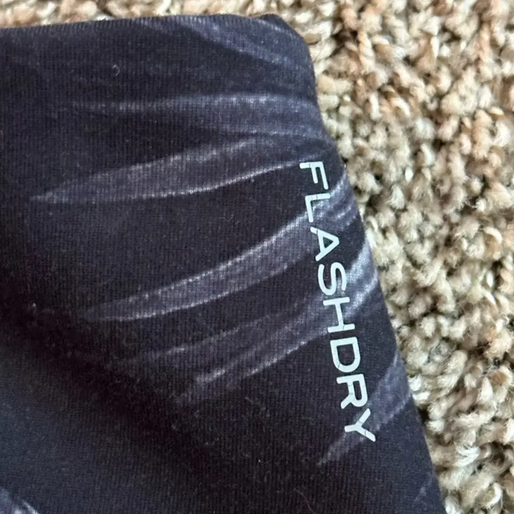 North Face women’s size S black, & white patterned leggings, flash dry, EUC - Picture 5 of 11